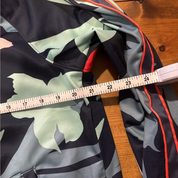 Champion Floral jacket, Large - Picture 4 of 5